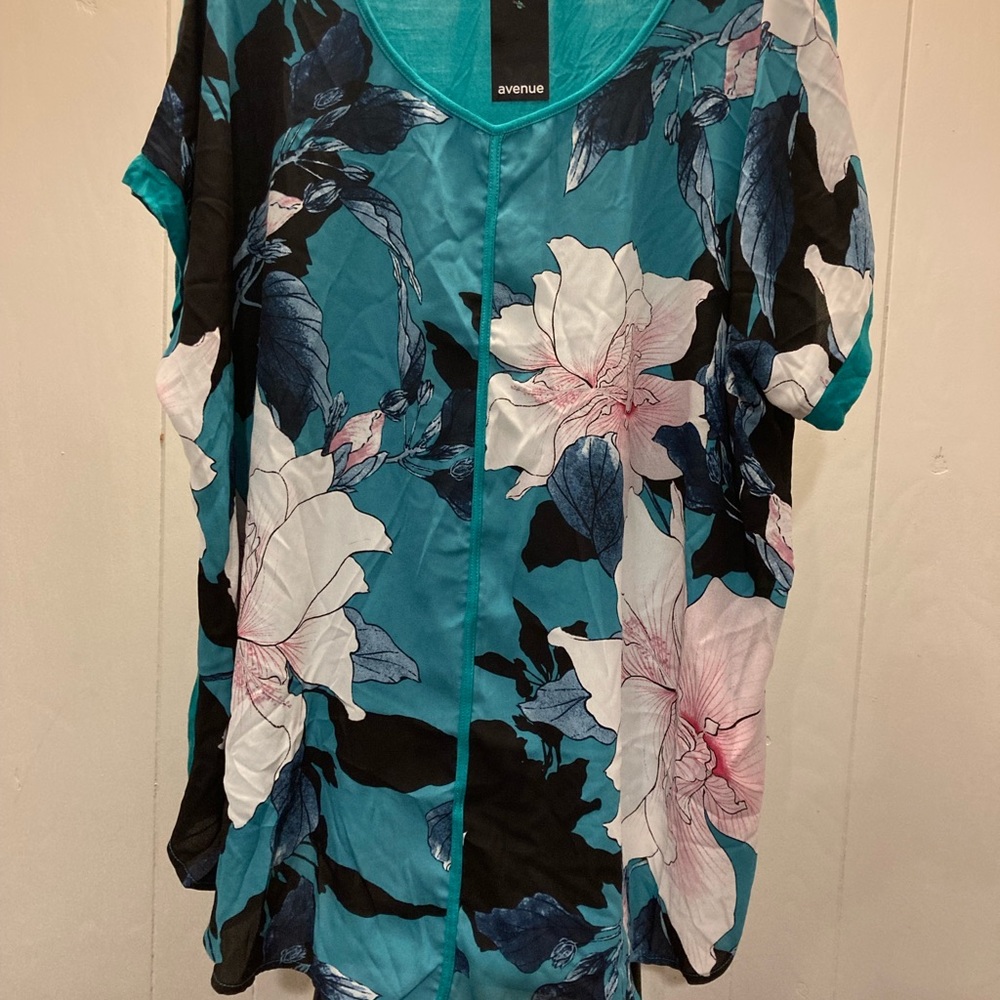 Plus Size Top…22/24